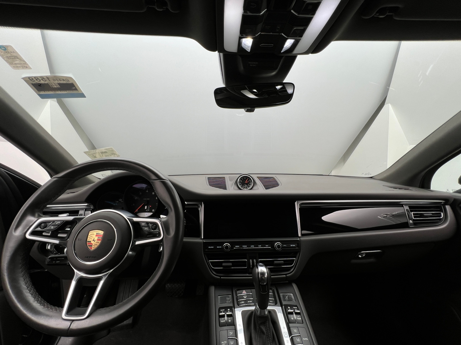 Thumbnail: 2020 Porsche Macan - 2
