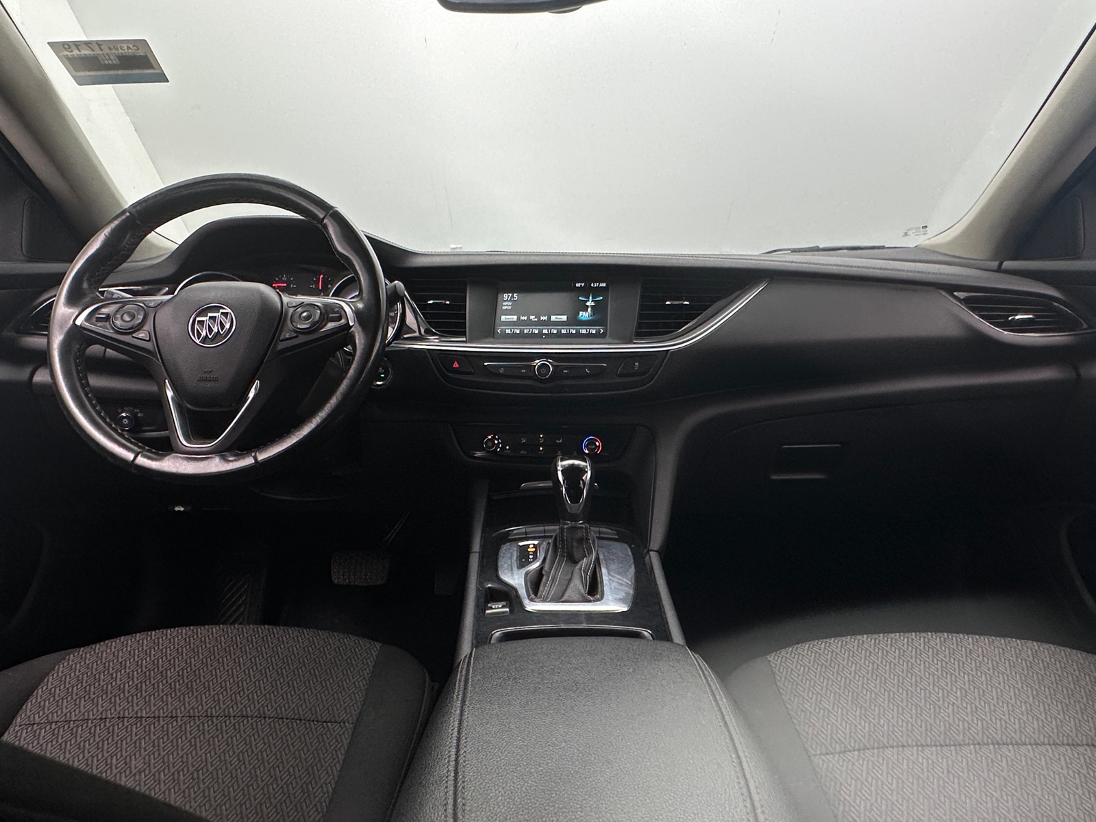 Thumbnail: 2018 Buick Regal - 3