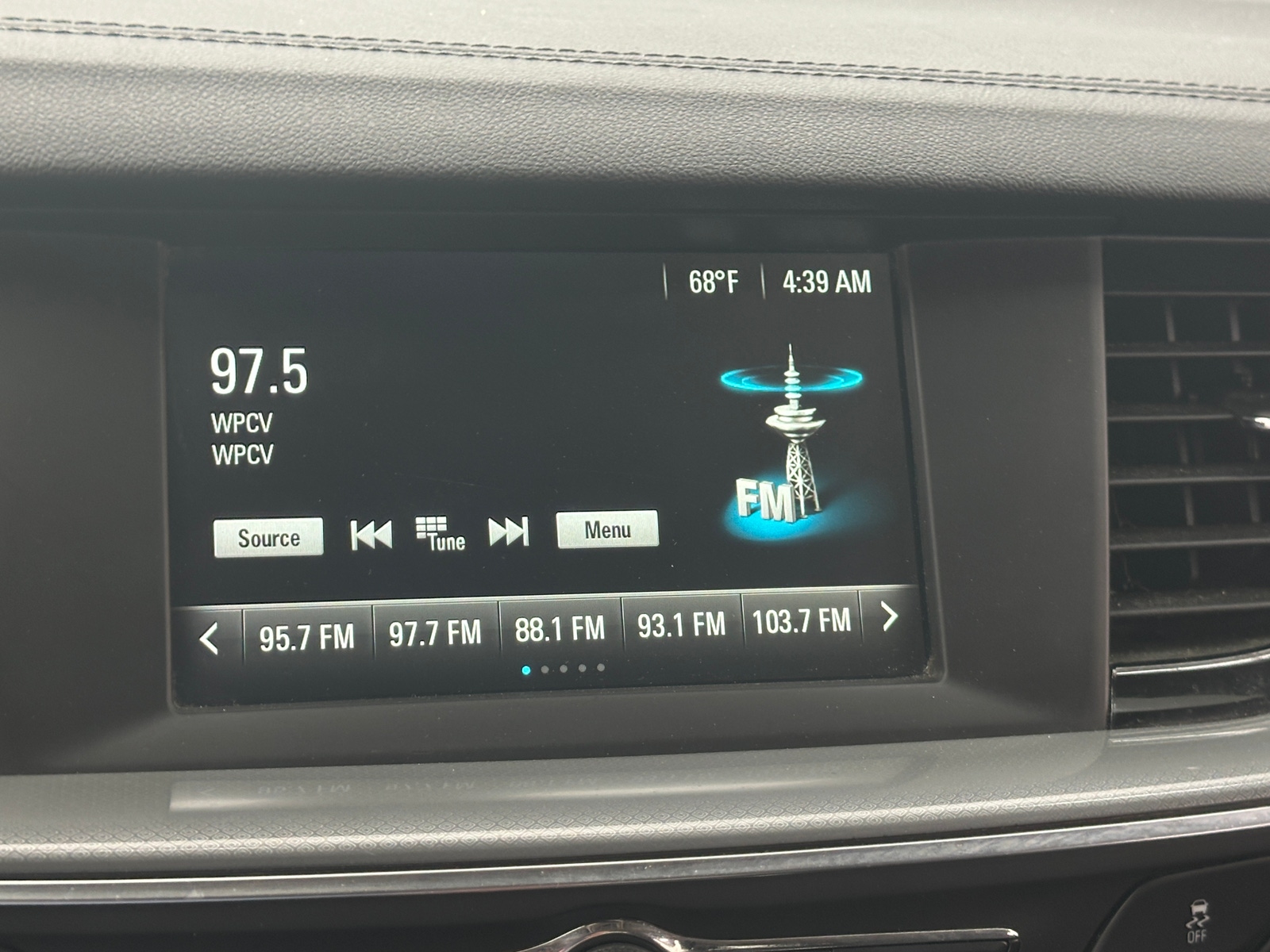 Thumbnail: 2018 Buick Regal - 4