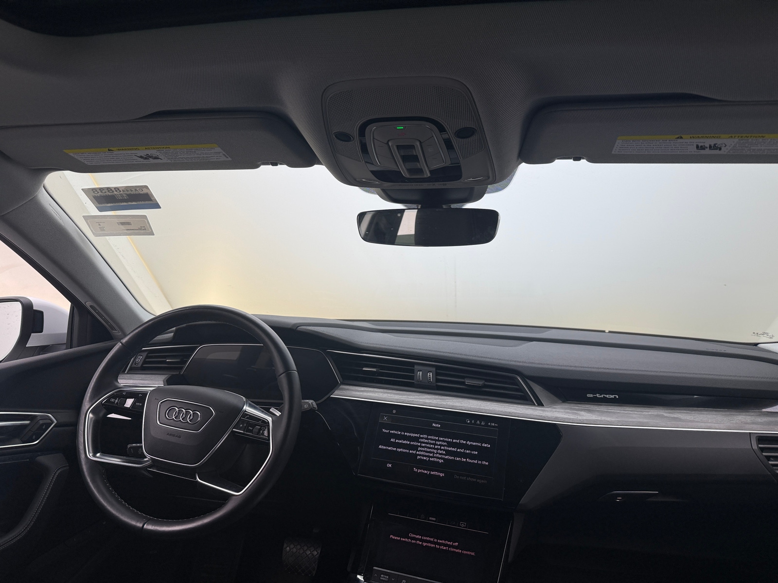 Thumbnail: 2022 Audi e-tron - 2