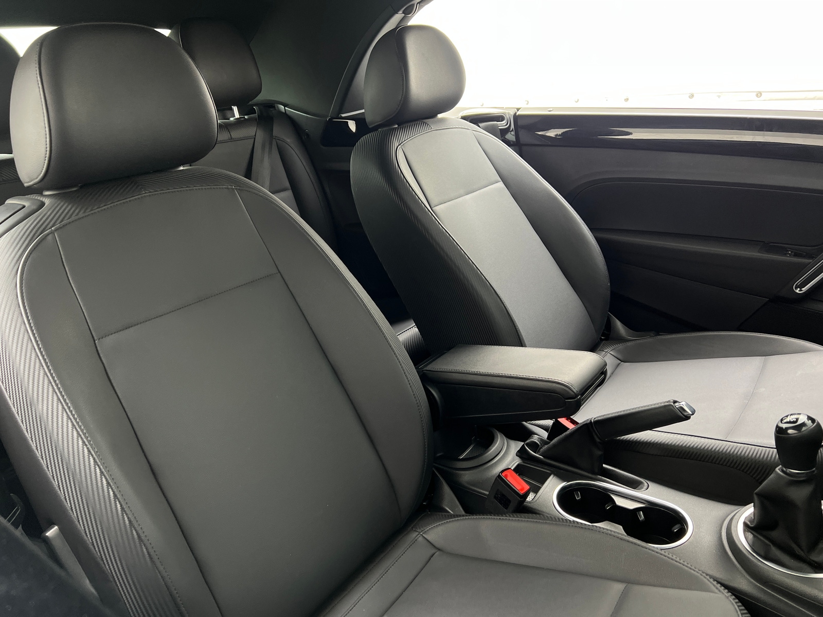 Thumbnail: 2016 Volkswagen Beetle - 2