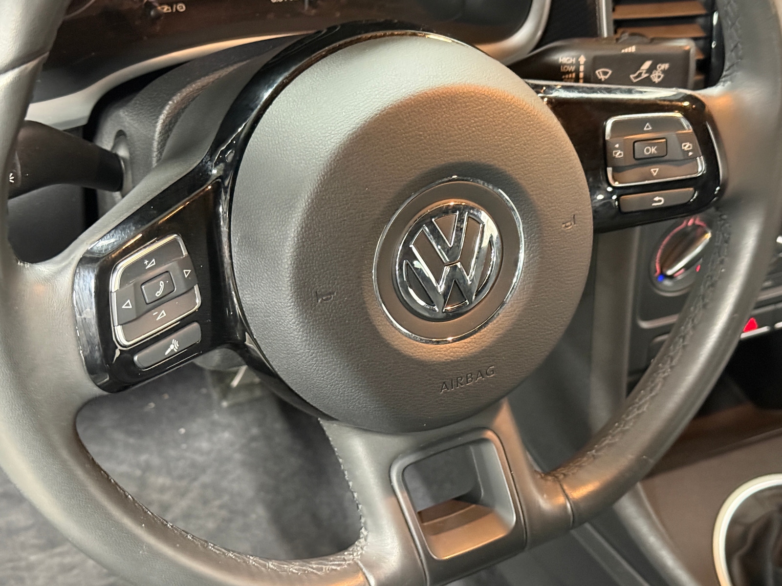 Thumbnail: 2016 Volkswagen Beetle - 5