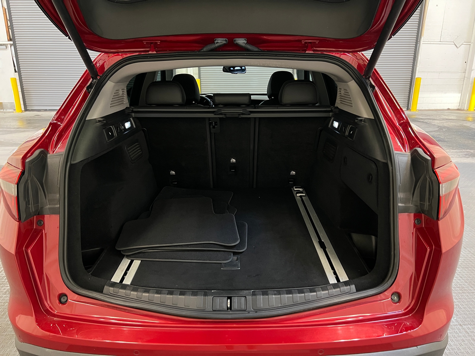 Thumbnail: 2018 Alfa Romeo Stelvio - 6