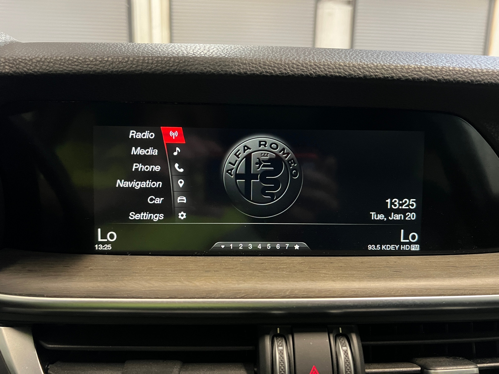 Thumbnail: 2018 Alfa Romeo Stelvio - 3