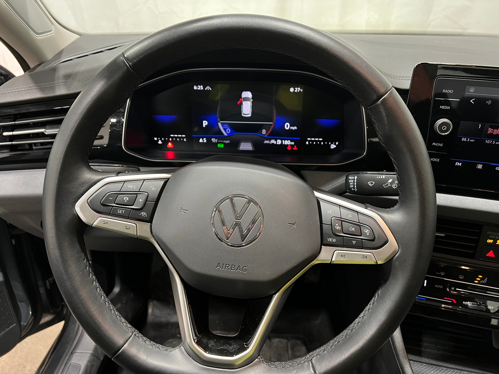 Thumbnail: 2025 Volkswagen Jetta - 4