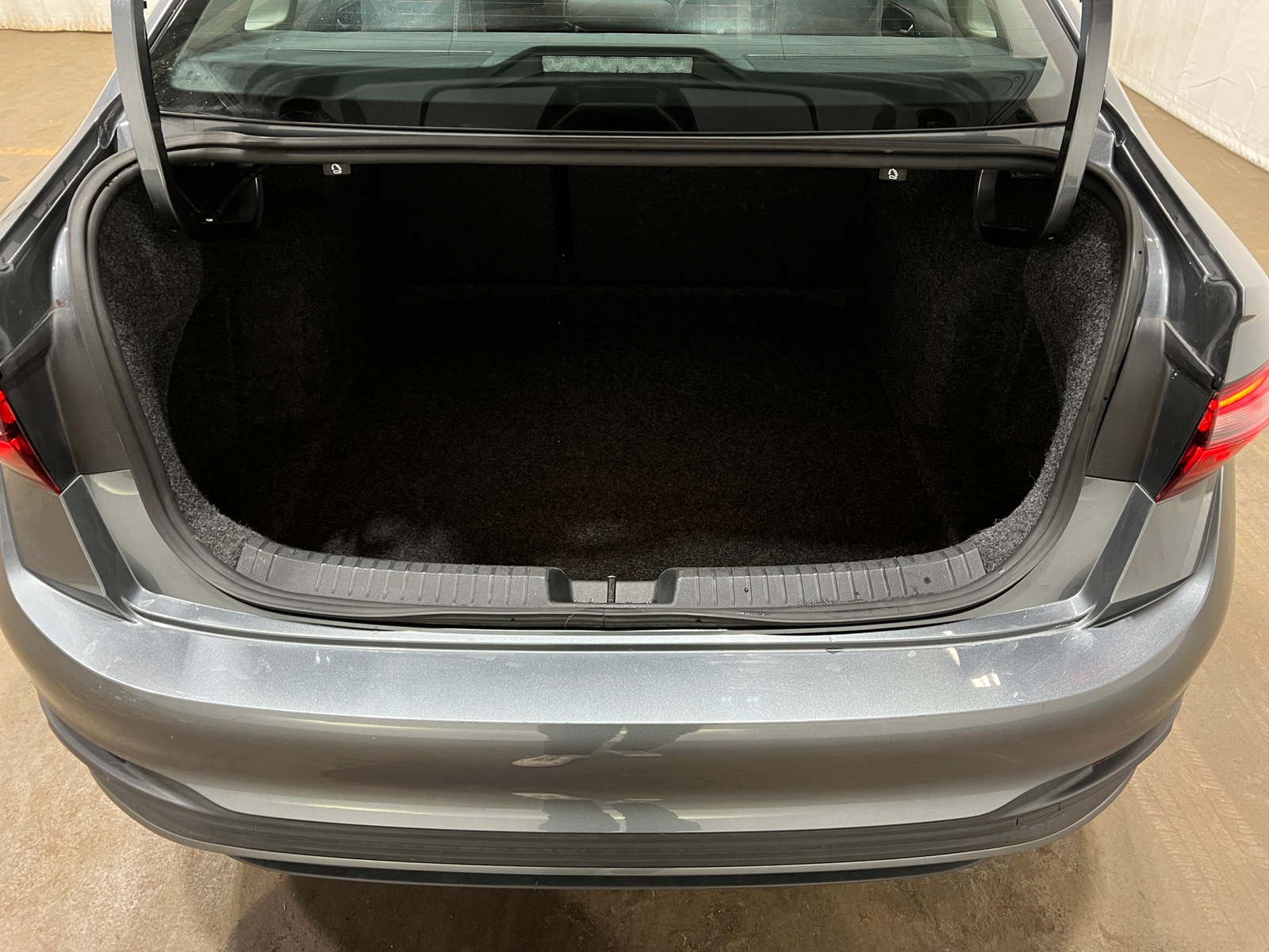 Thumbnail: 2025 Volkswagen Jetta - 6