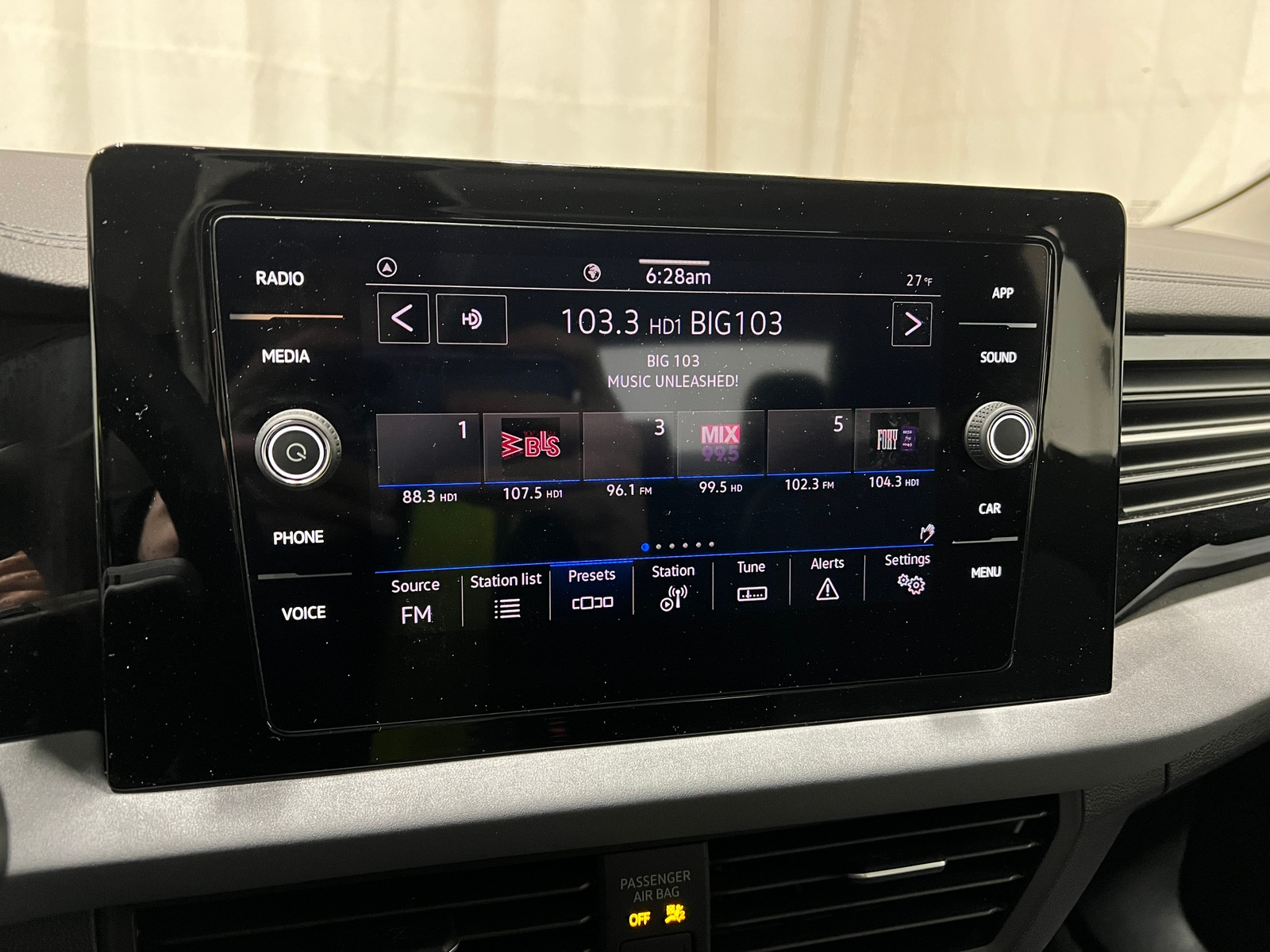 Thumbnail: 2025 Volkswagen Jetta - 3