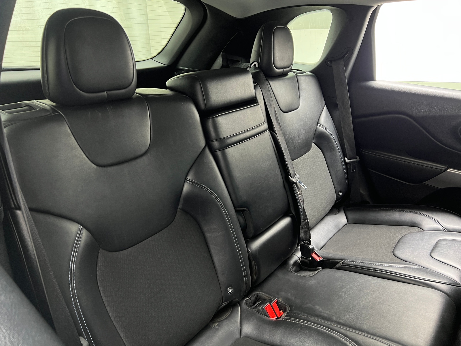 Thumbnail: 2019 Jeep Cherokee - 6