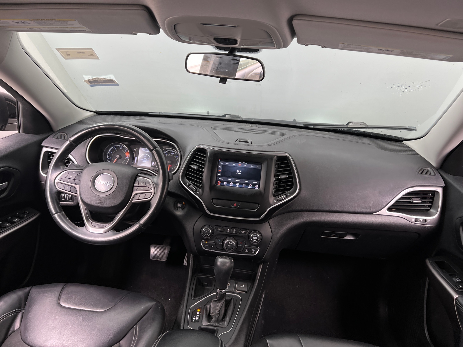 Thumbnail: 2019 Jeep Cherokee - 3