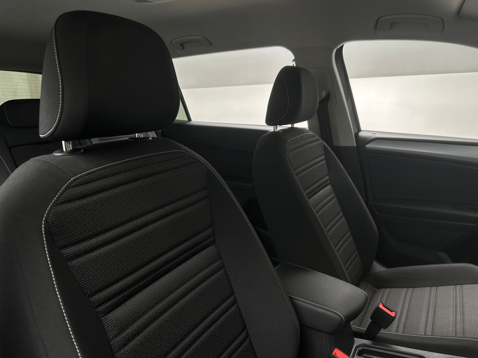 Thumbnail: 2023 Volkswagen Tiguan - 2