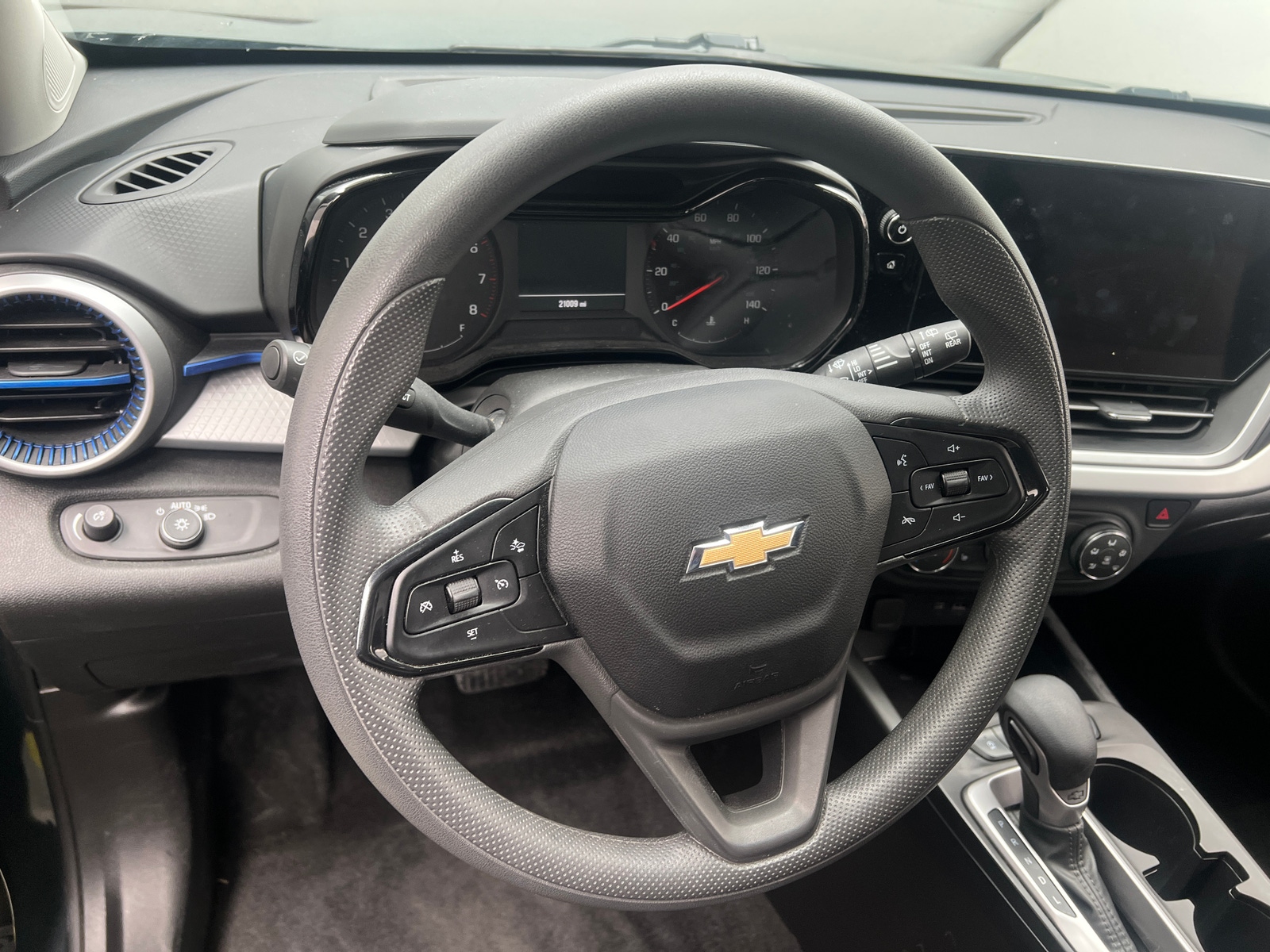 Thumbnail: 2025 Chevrolet Trax - 5