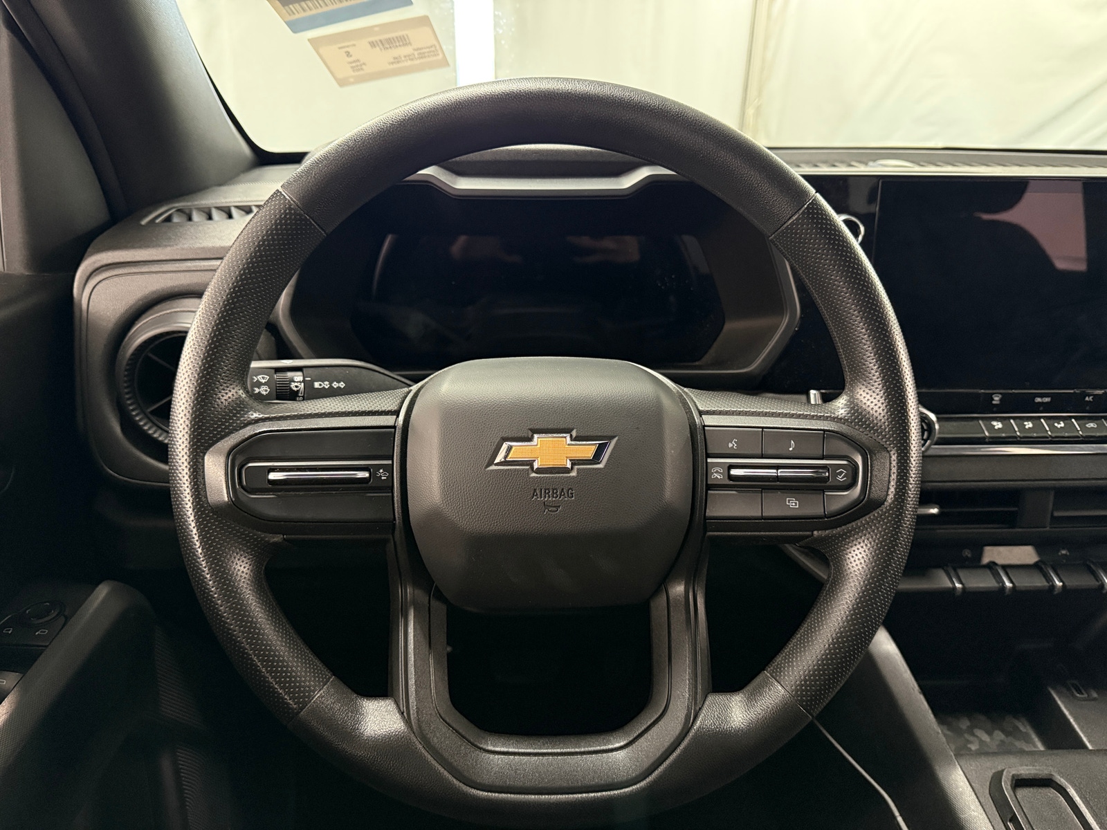 Thumbnail: 2023 Chevrolet Colorado - 5