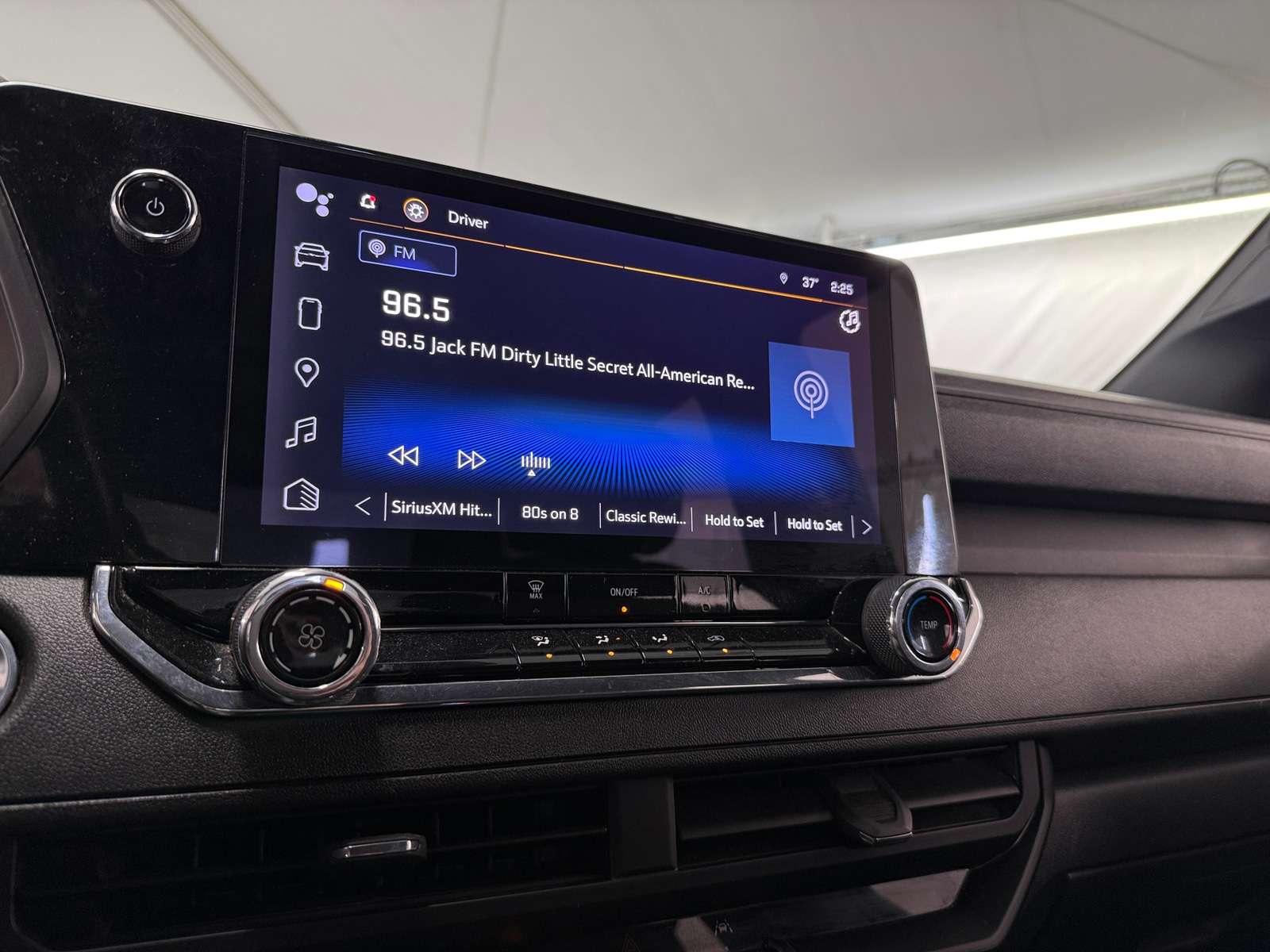 Thumbnail: 2023 Chevrolet Colorado - 4