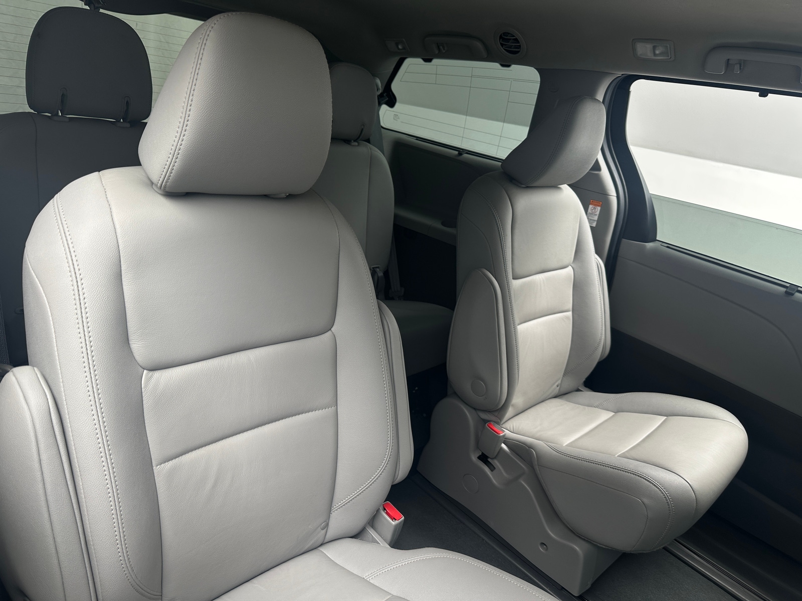 Thumbnail: 2020 Toyota Sienna - 5