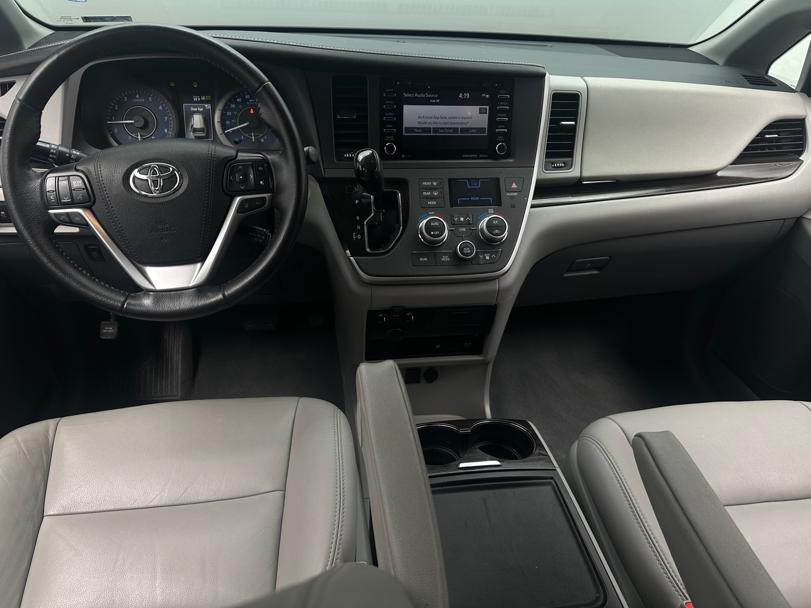 Thumbnail: 2020 Toyota Sienna - 2