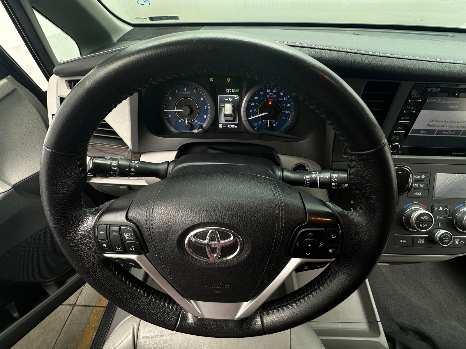 Thumbnail: 2020 Toyota Sienna - 4