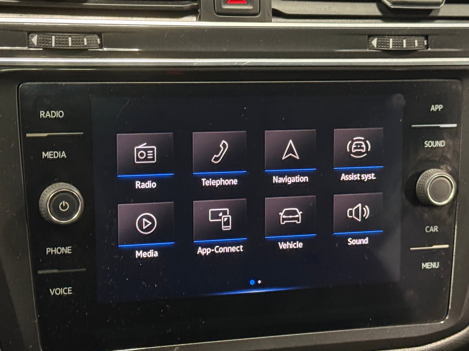 Thumbnail: 2022 Volkswagen Tiguan - 3