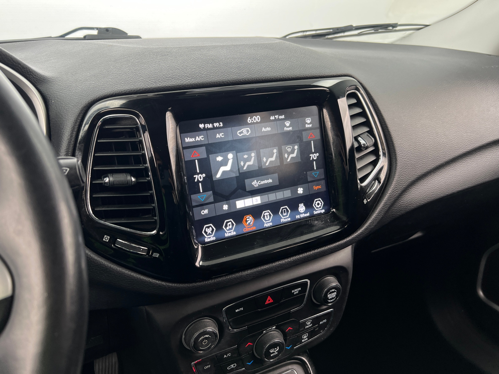 Thumbnail: 2019 Jeep Compass - 3