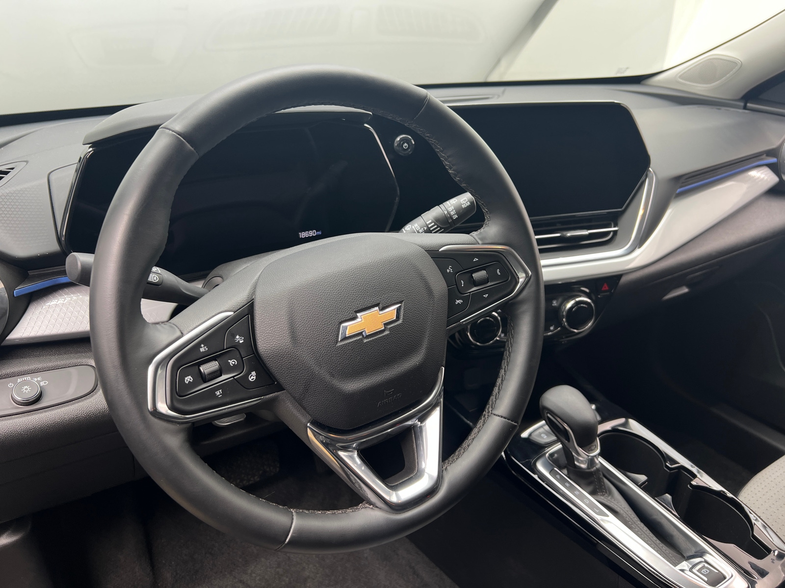 Thumbnail: 2025 Chevrolet Trax - 5