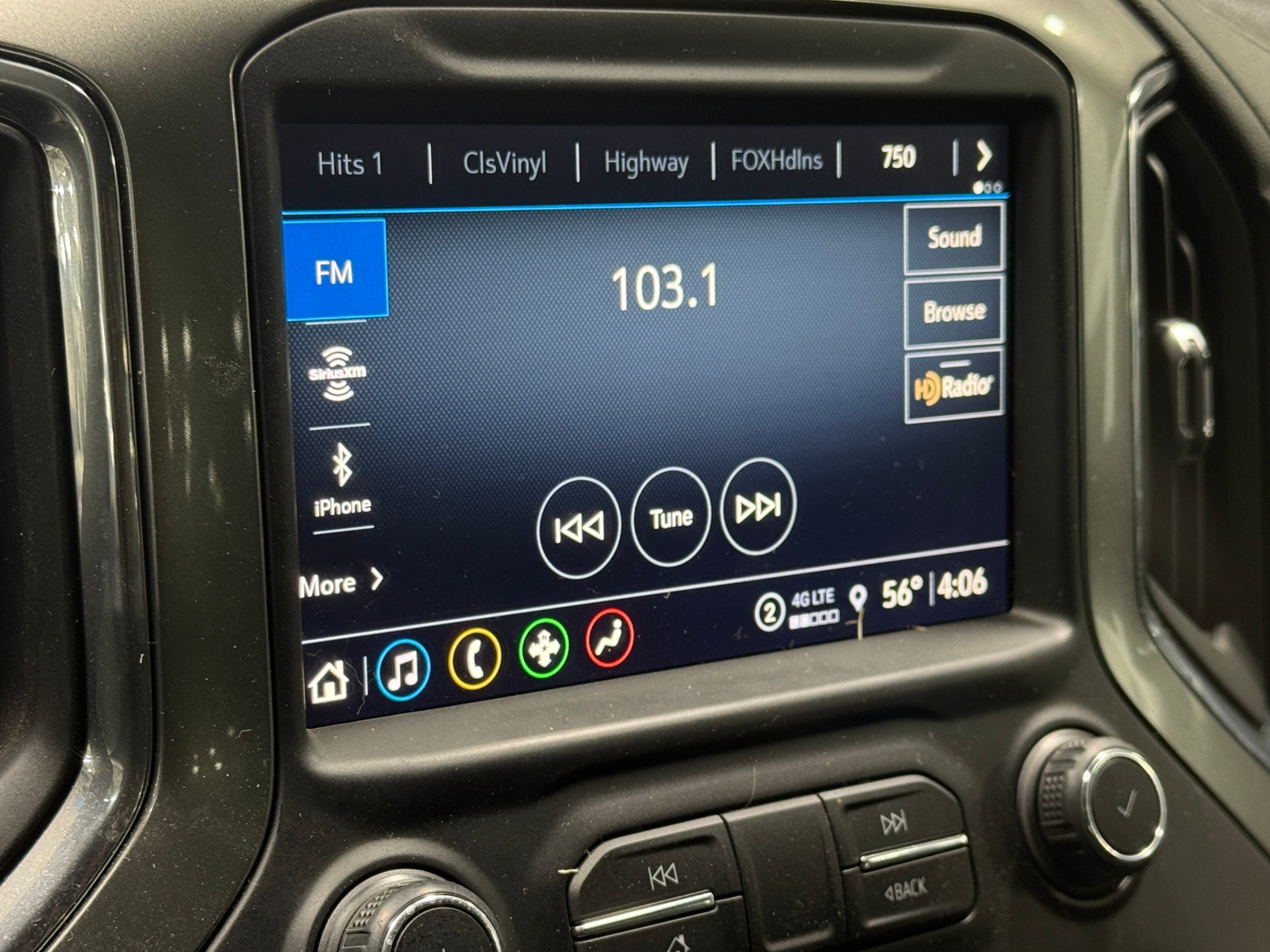 Thumbnail: 2021 Chevrolet Silverado 1500 - 4