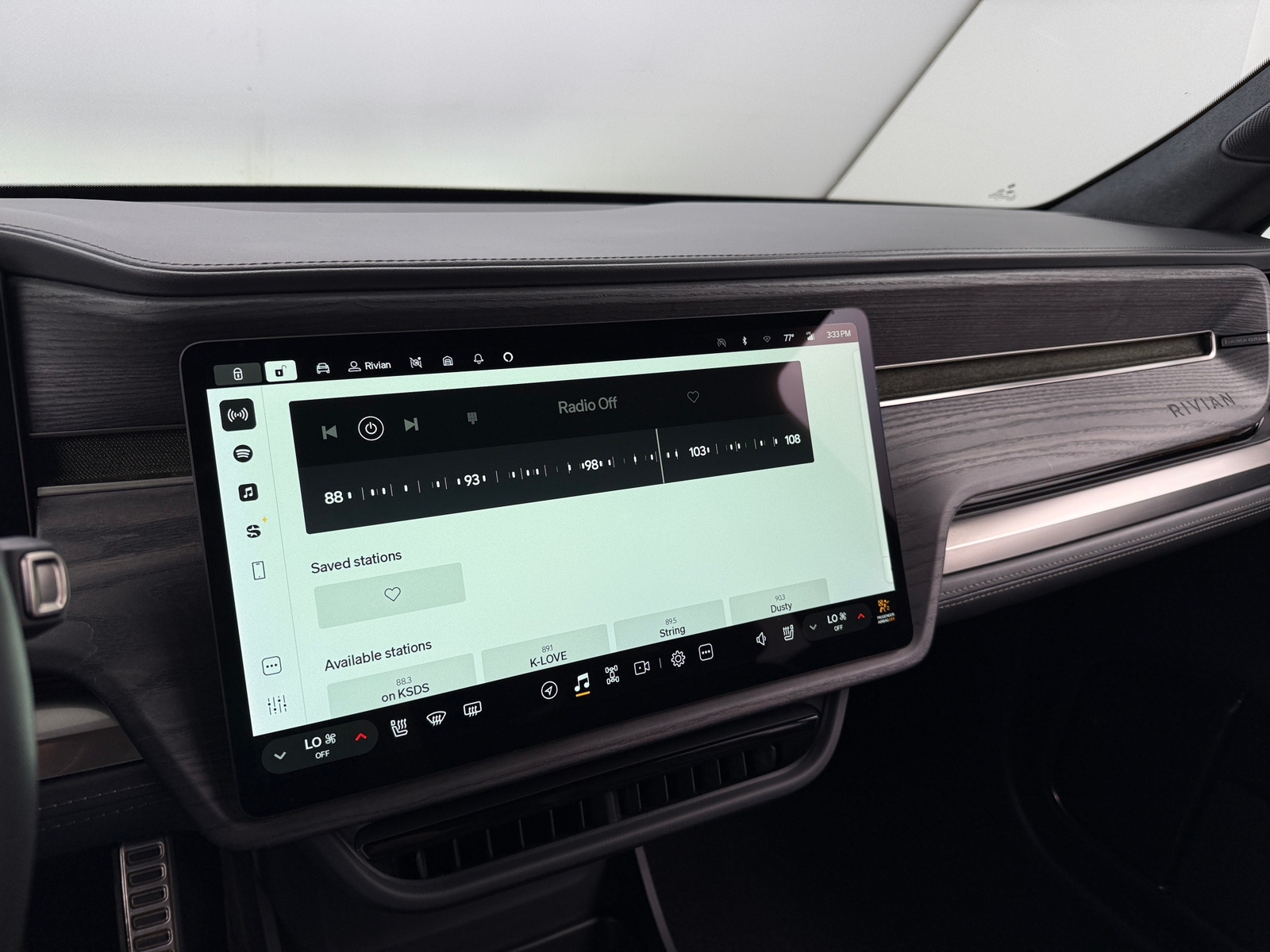 Thumbnail: 2023 Rivian R1S - 3