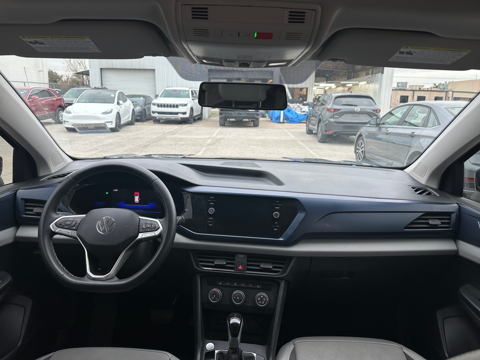 Thumbnail: 2022 Volkswagen Taos - 2