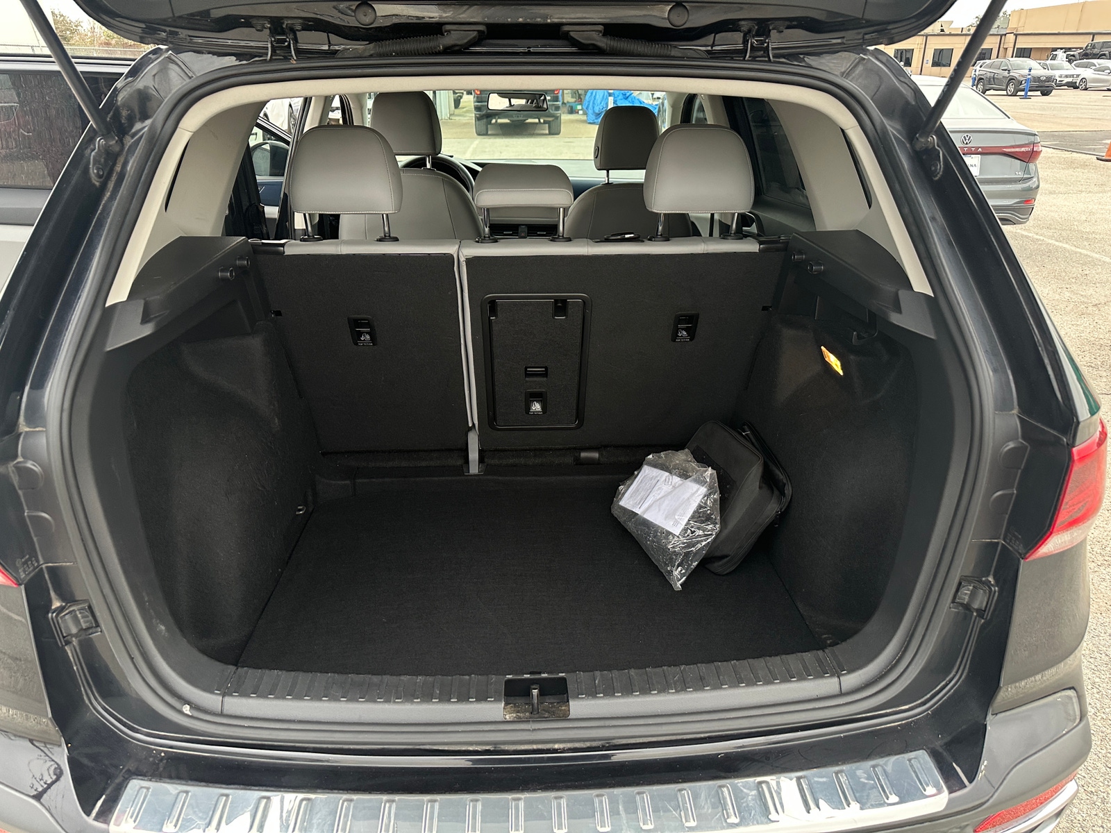 Thumbnail: 2022 Volkswagen Taos - 6