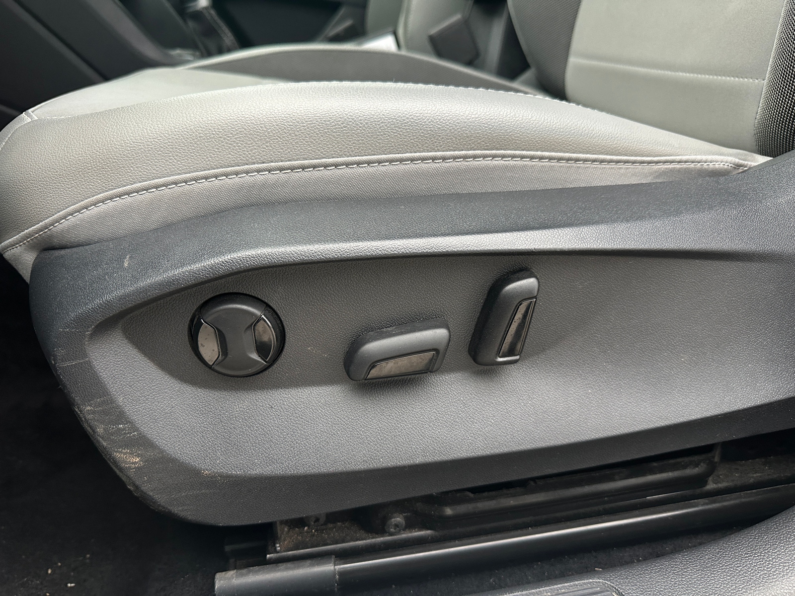 Thumbnail: 2022 Volkswagen Taos - 3