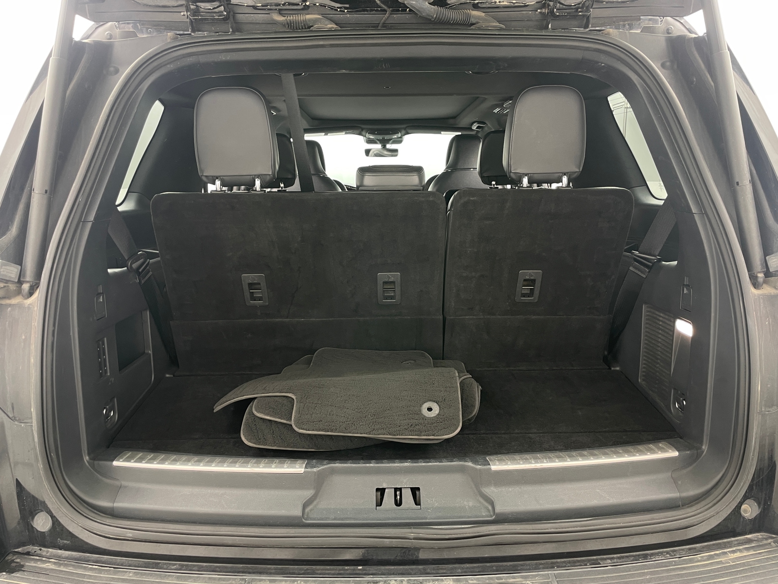 Thumbnail: 2024 Lincoln Navigator - 6