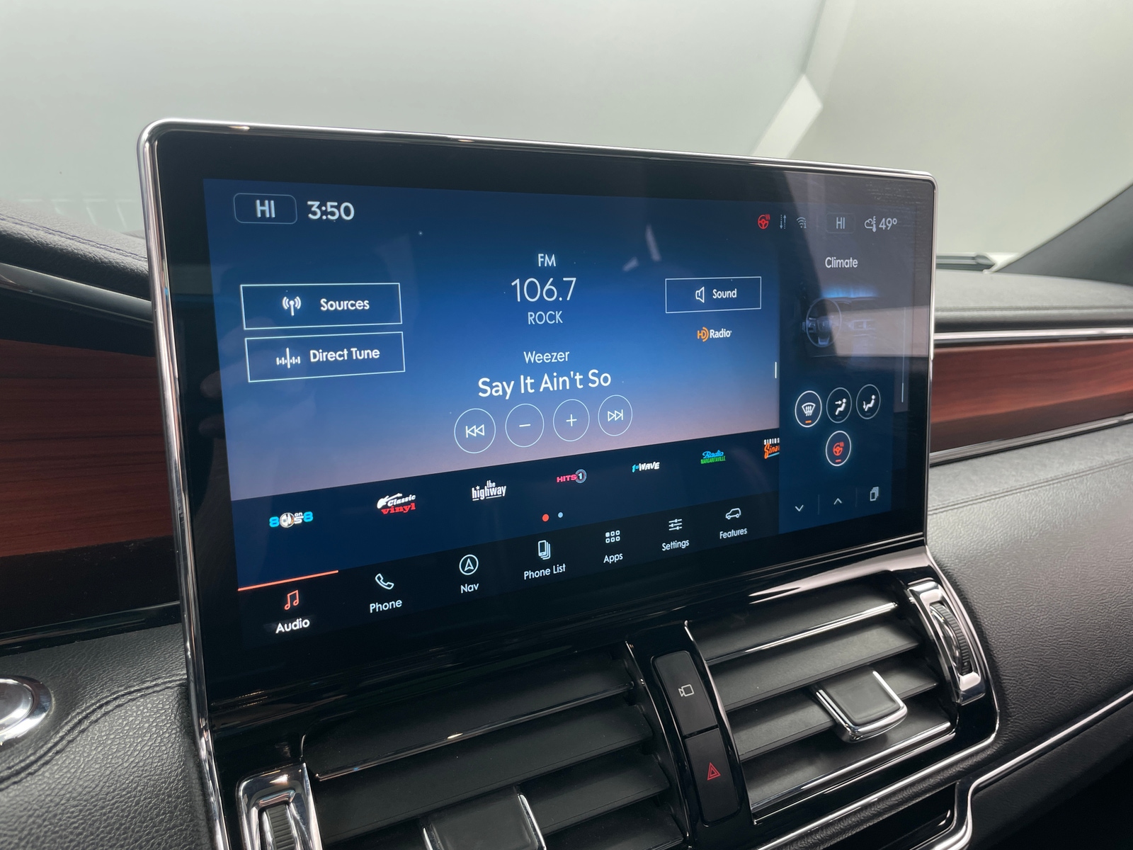 Thumbnail: 2024 Lincoln Navigator - 3