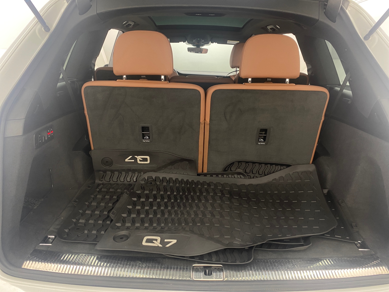 Thumbnail: 2020 Audi Q7 - 7