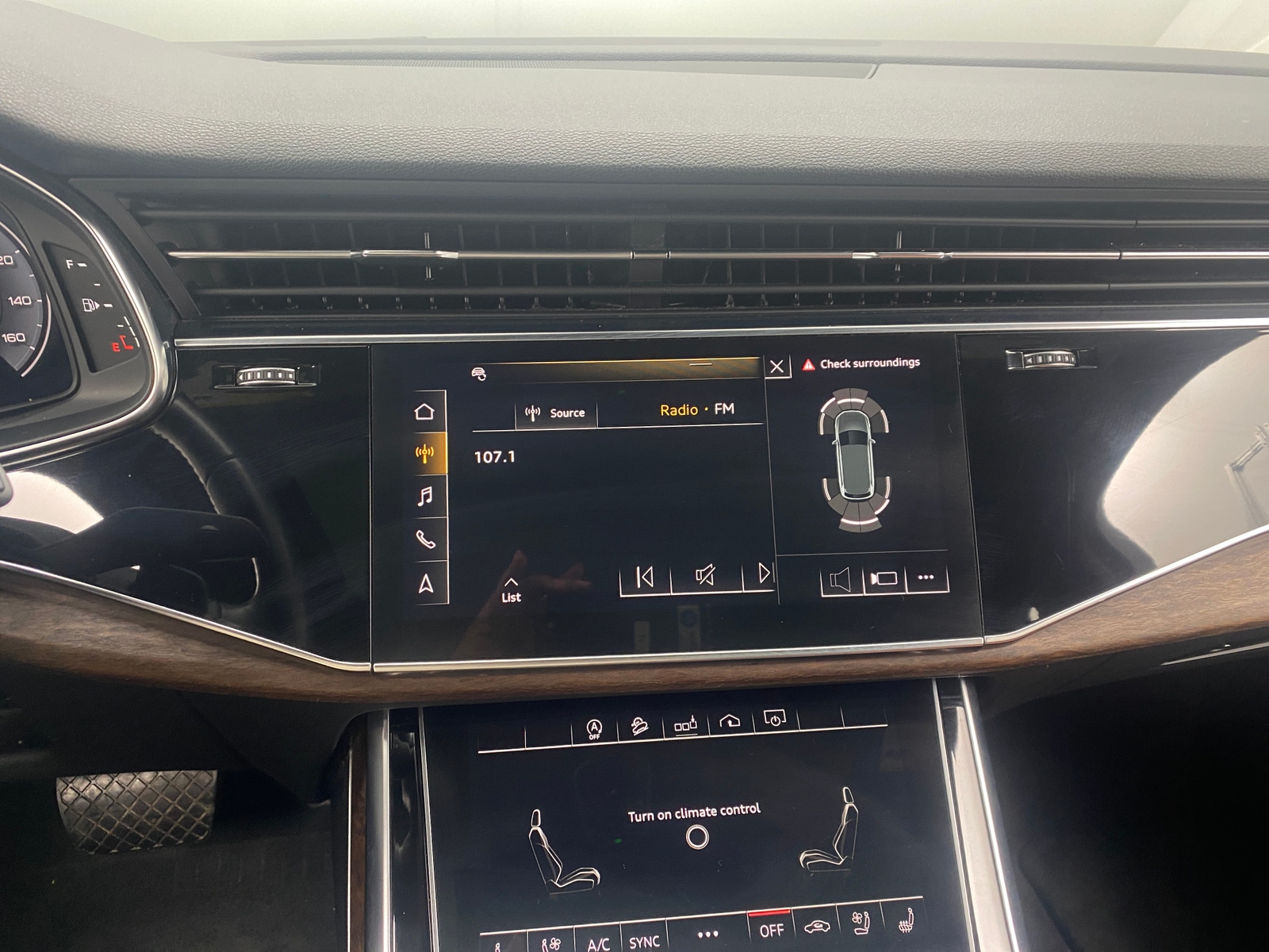 Thumbnail: 2020 Audi Q7 - 4