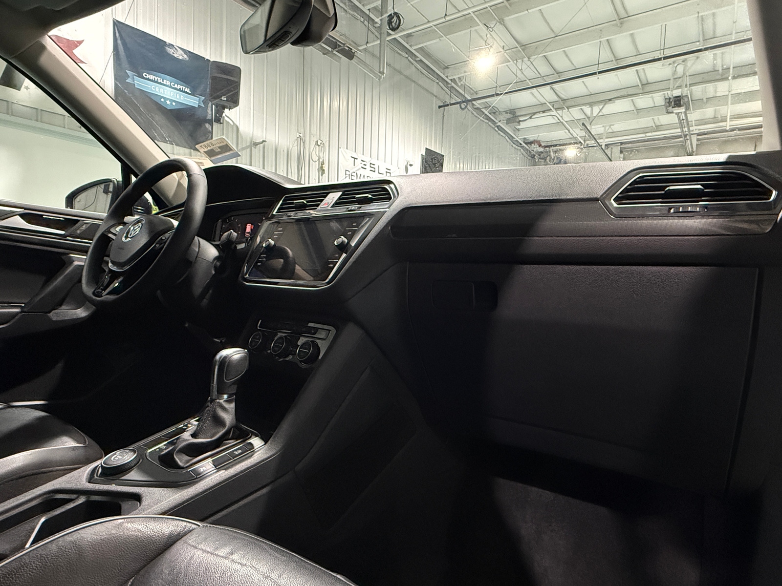 Thumbnail: 2019 Volkswagen Tiguan - 2