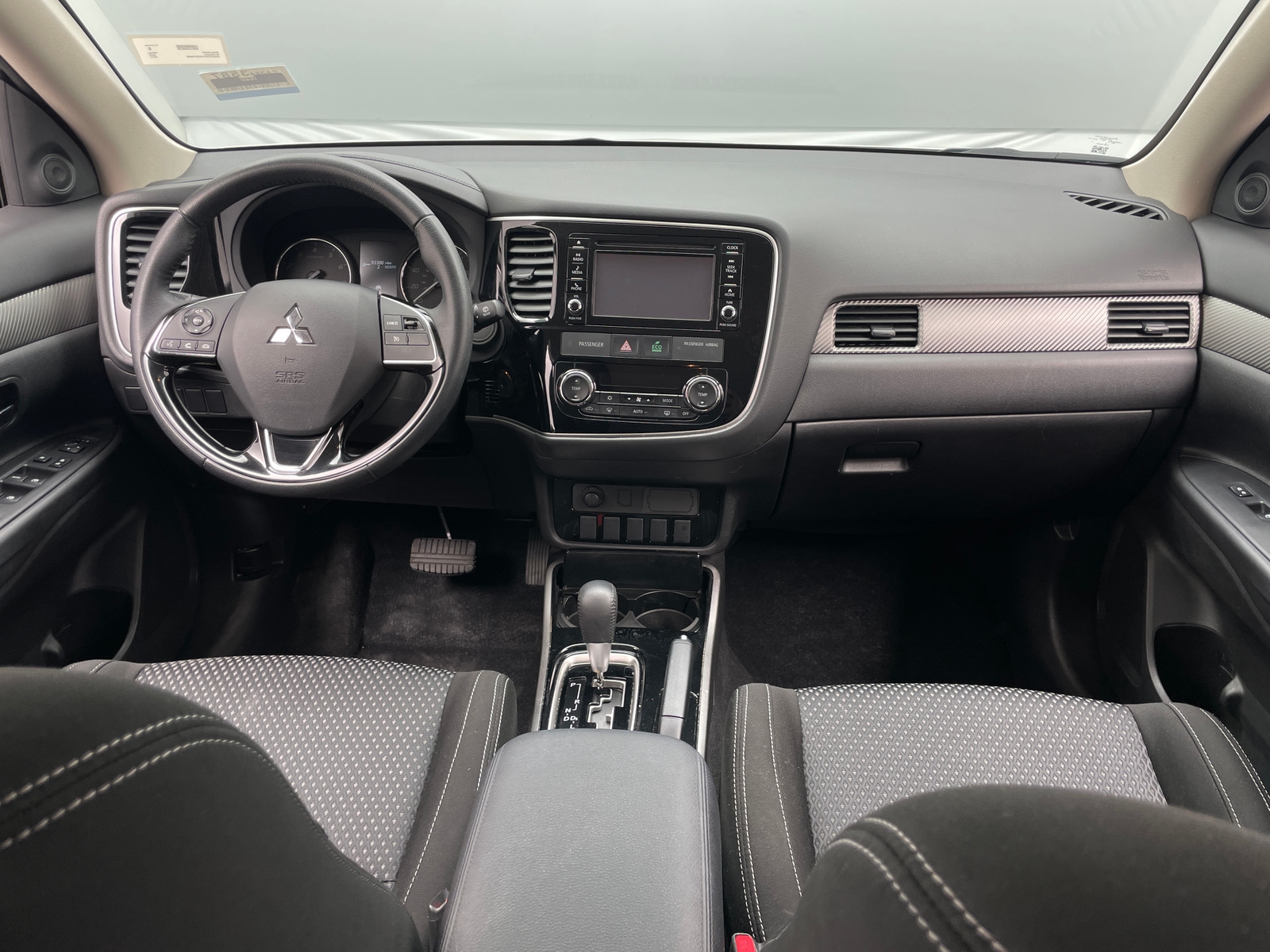 Thumbnail: 2017 Mitsubishi Outlander - 3