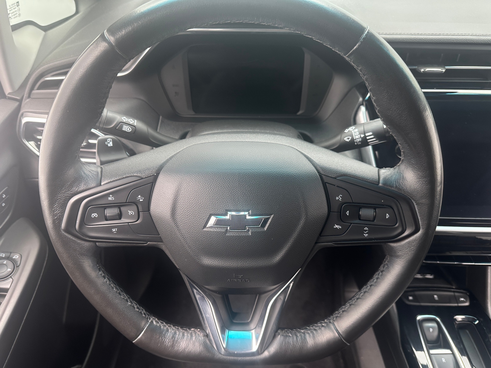 Thumbnail: 2023 Chevrolet Bolt EV - 4