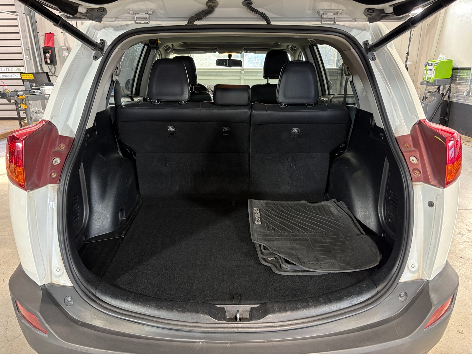 Thumbnail: 2014 Toyota RAV4 - 7