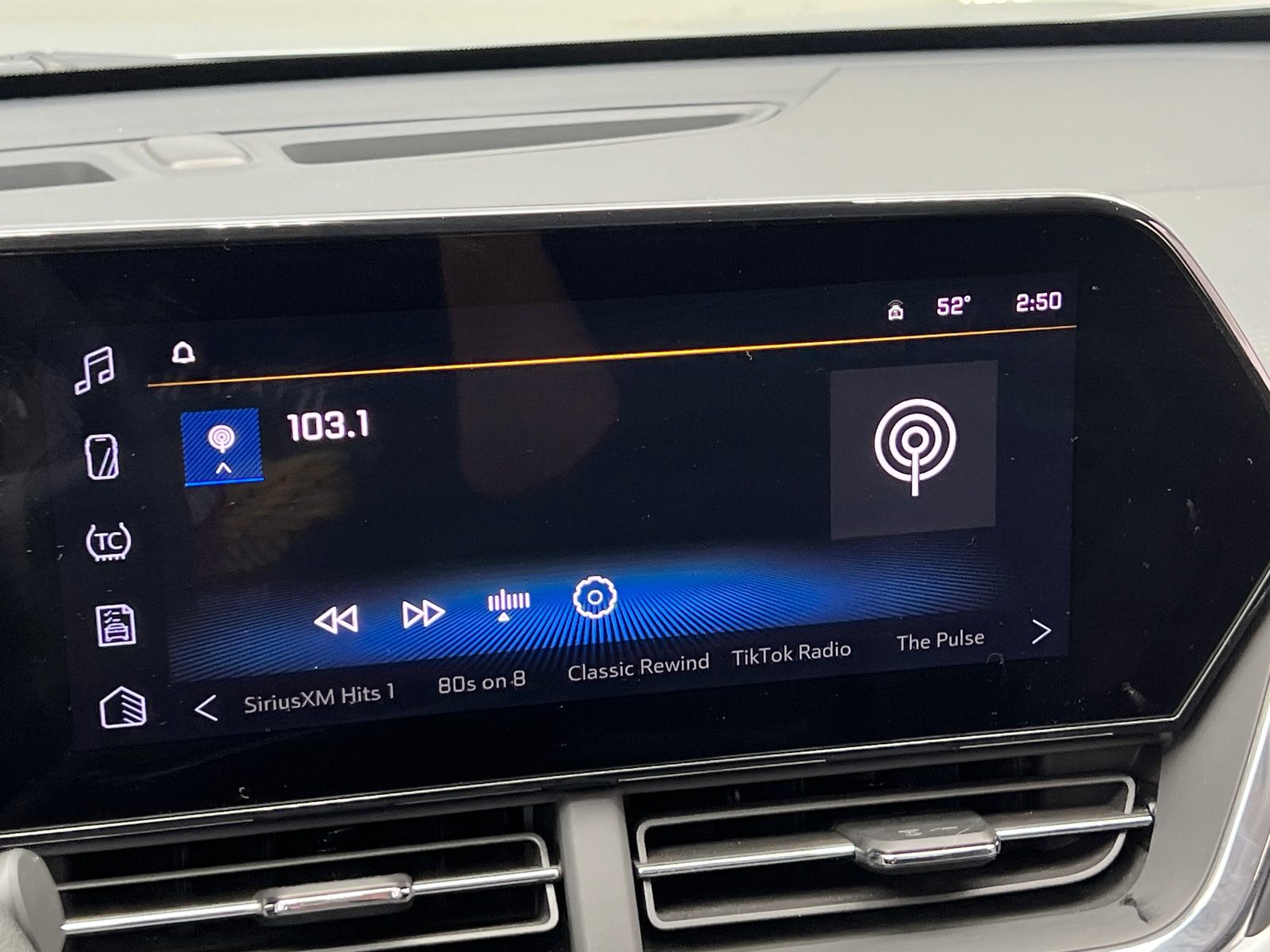 Thumbnail: 2025 Chevrolet Trax - 4