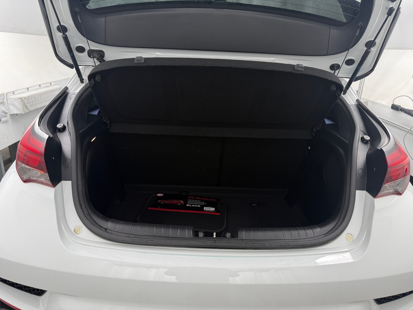 Thumbnail: 2020 Hyundai Veloster - 5