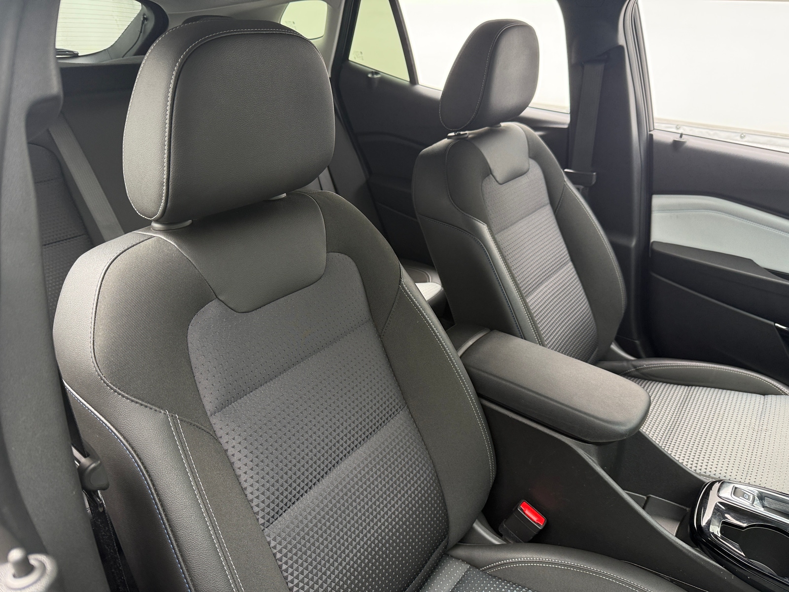 Thumbnail: 2025 Chevrolet Trax - 2