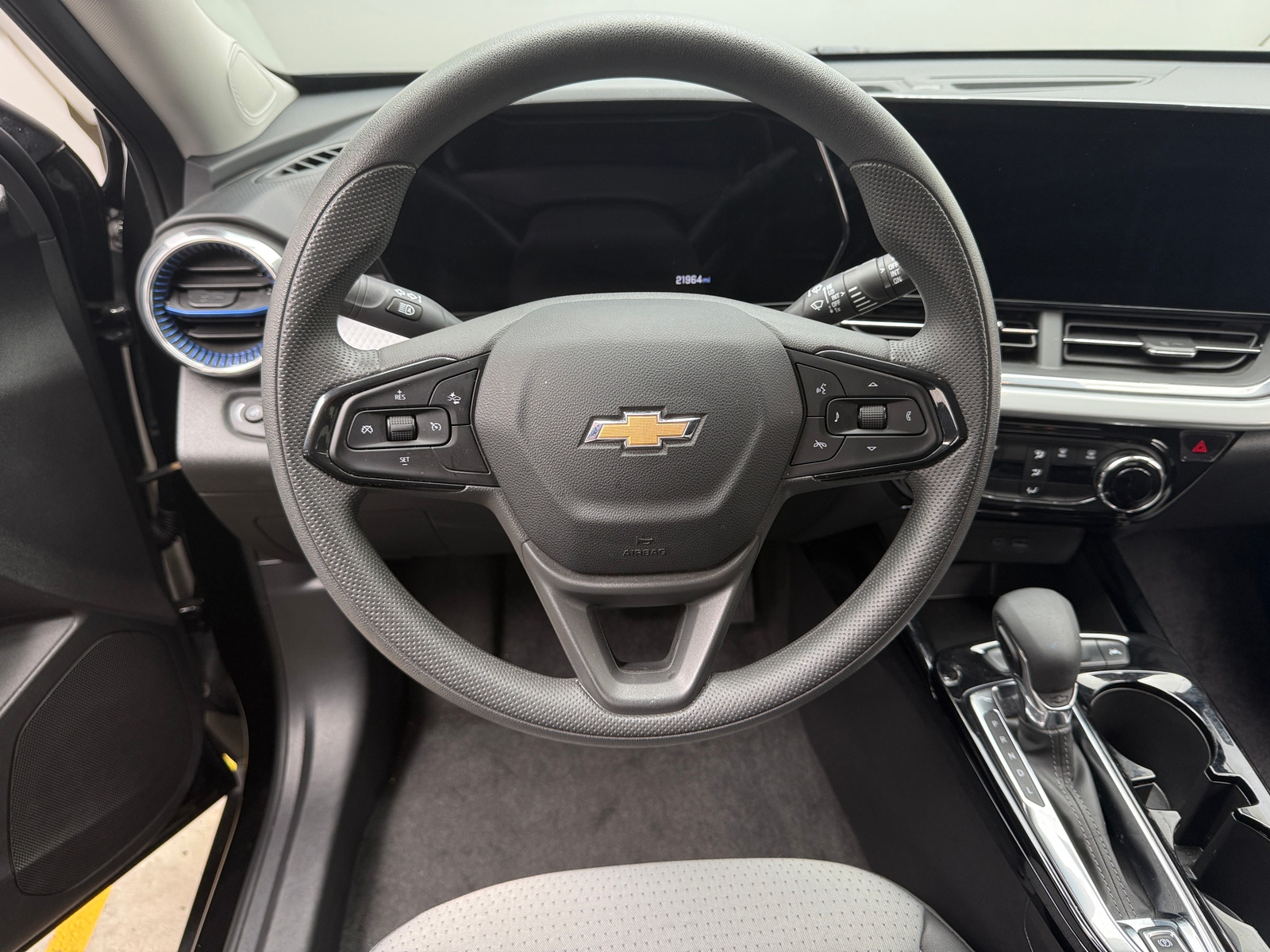 Thumbnail: 2025 Chevrolet Trax - 5