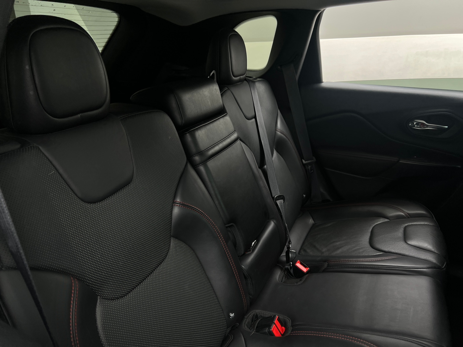 Thumbnail: 2019 Jeep Cherokee - 5