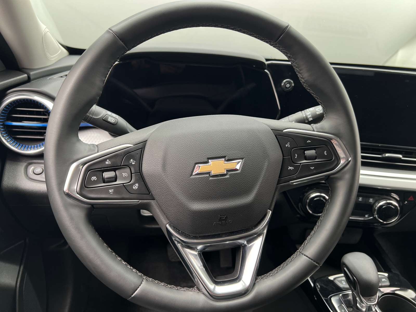 Thumbnail: 2025 Chevrolet Trax - 5