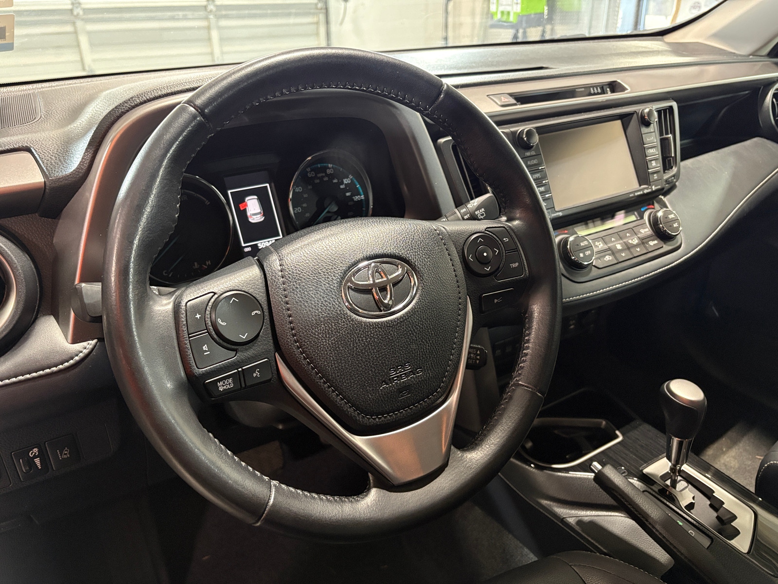 Thumbnail: 2017 Toyota RAV4 - 4