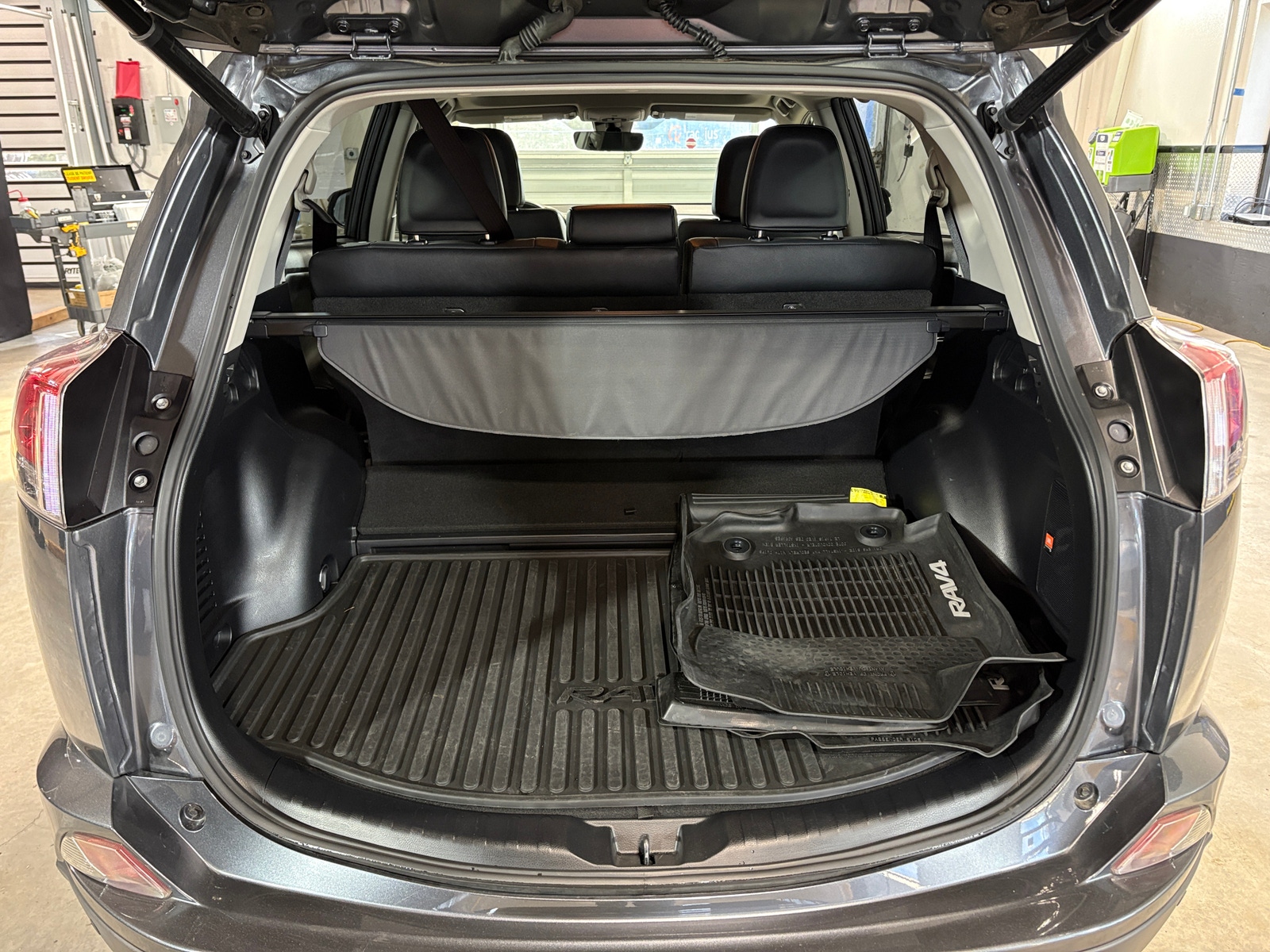 Thumbnail: 2017 Toyota RAV4 - 6