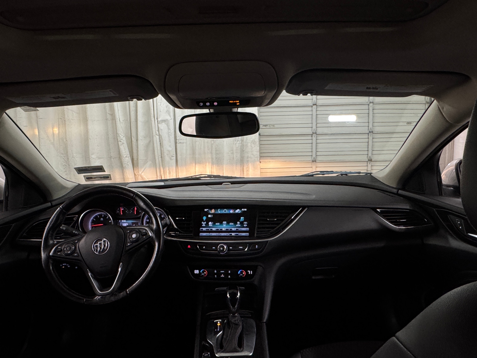 Thumbnail: 2018 Buick Regal - 3