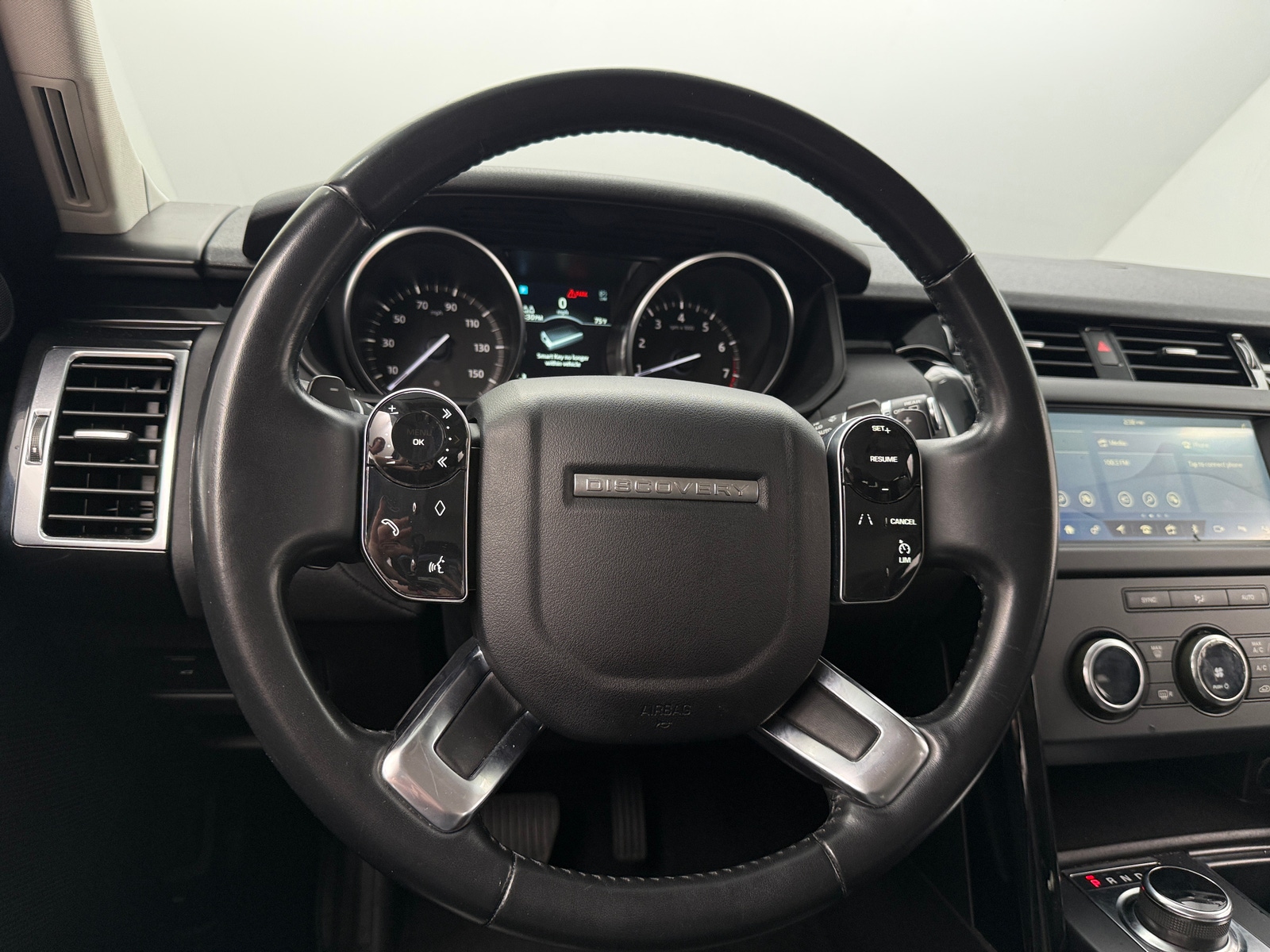 Thumbnail: 2019 Land Rover Discovery - 5