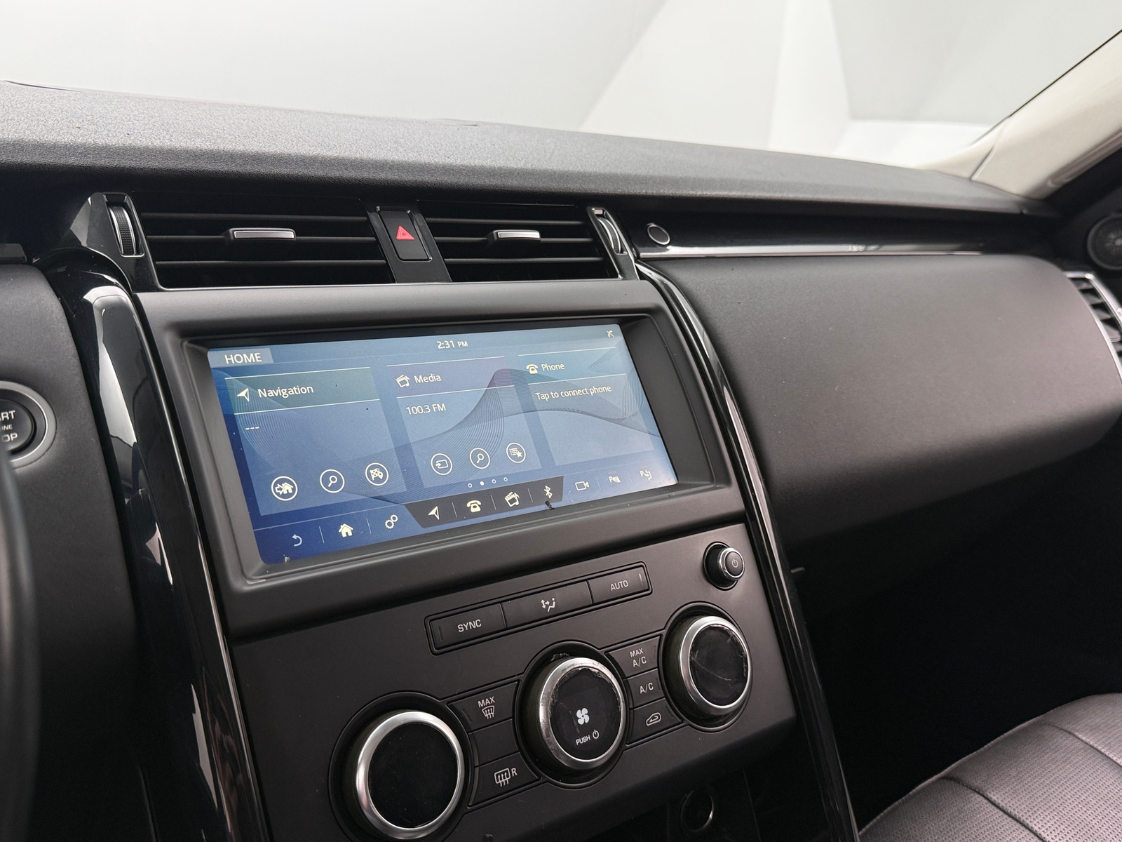 Thumbnail: 2019 Land Rover Discovery - 4