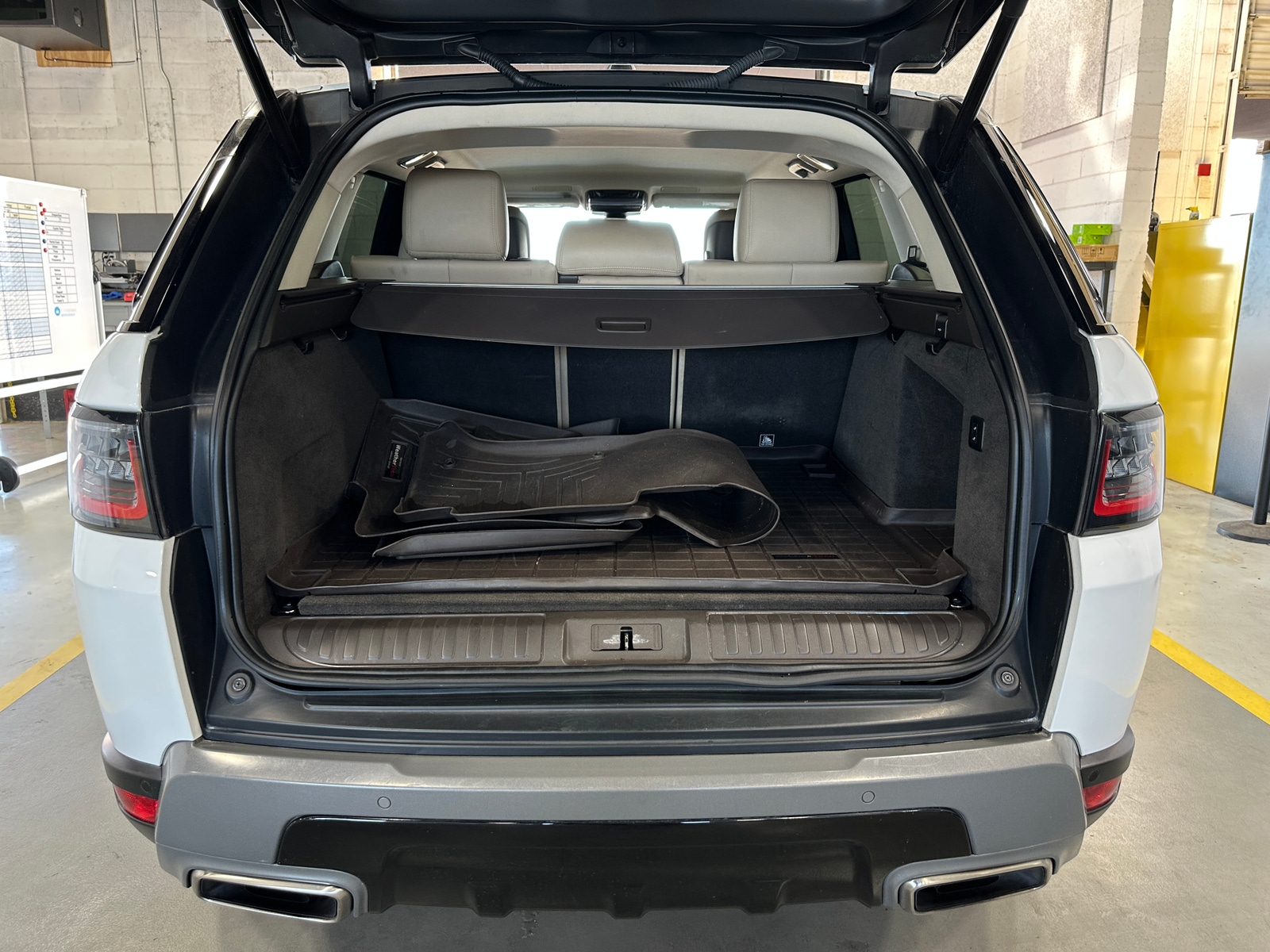 Thumbnail: 2021 Land Rover Range Rover Sport - 6