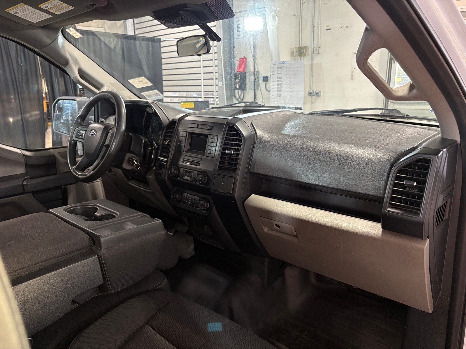 Thumbnail: 2019 Ford Econoline - 3