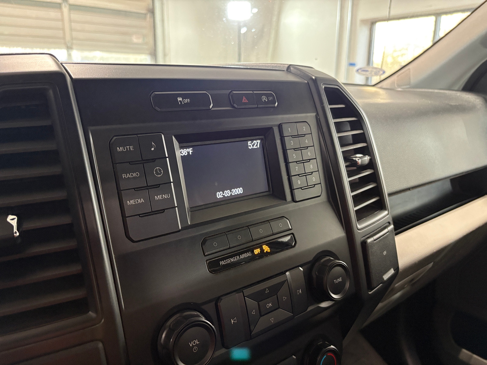 Thumbnail: 2019 Ford Econoline - 4